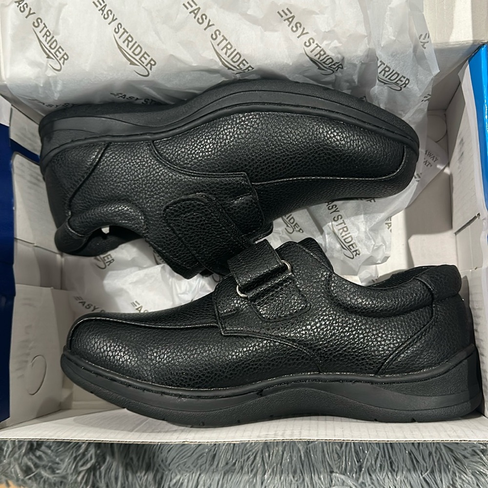 Easy Strider black shoes